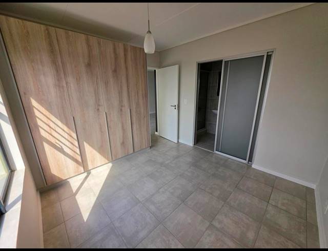 2 BEDROOM PROPERTY TO RENT IN MOOIKLOOF